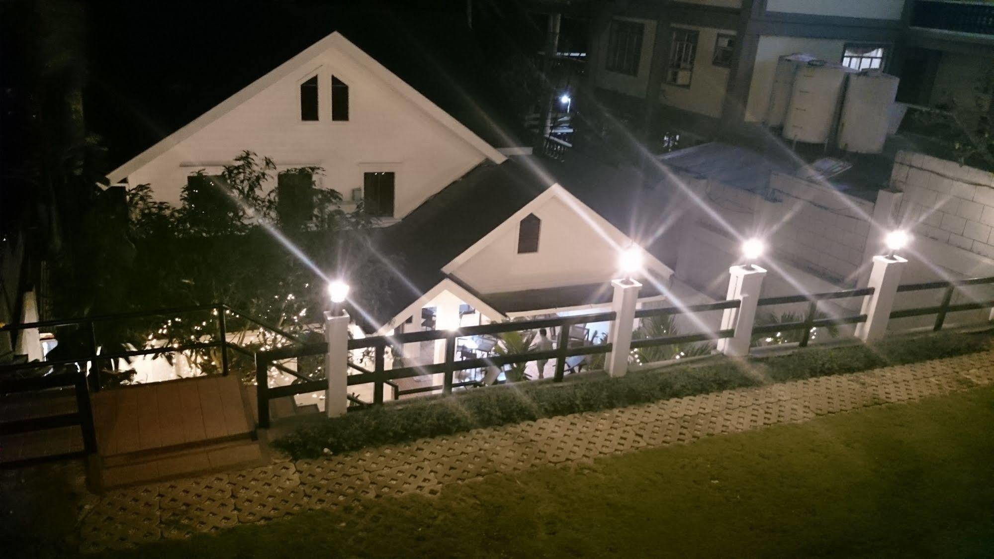 Chateau Beatrice Tagaytay City Exterior foto